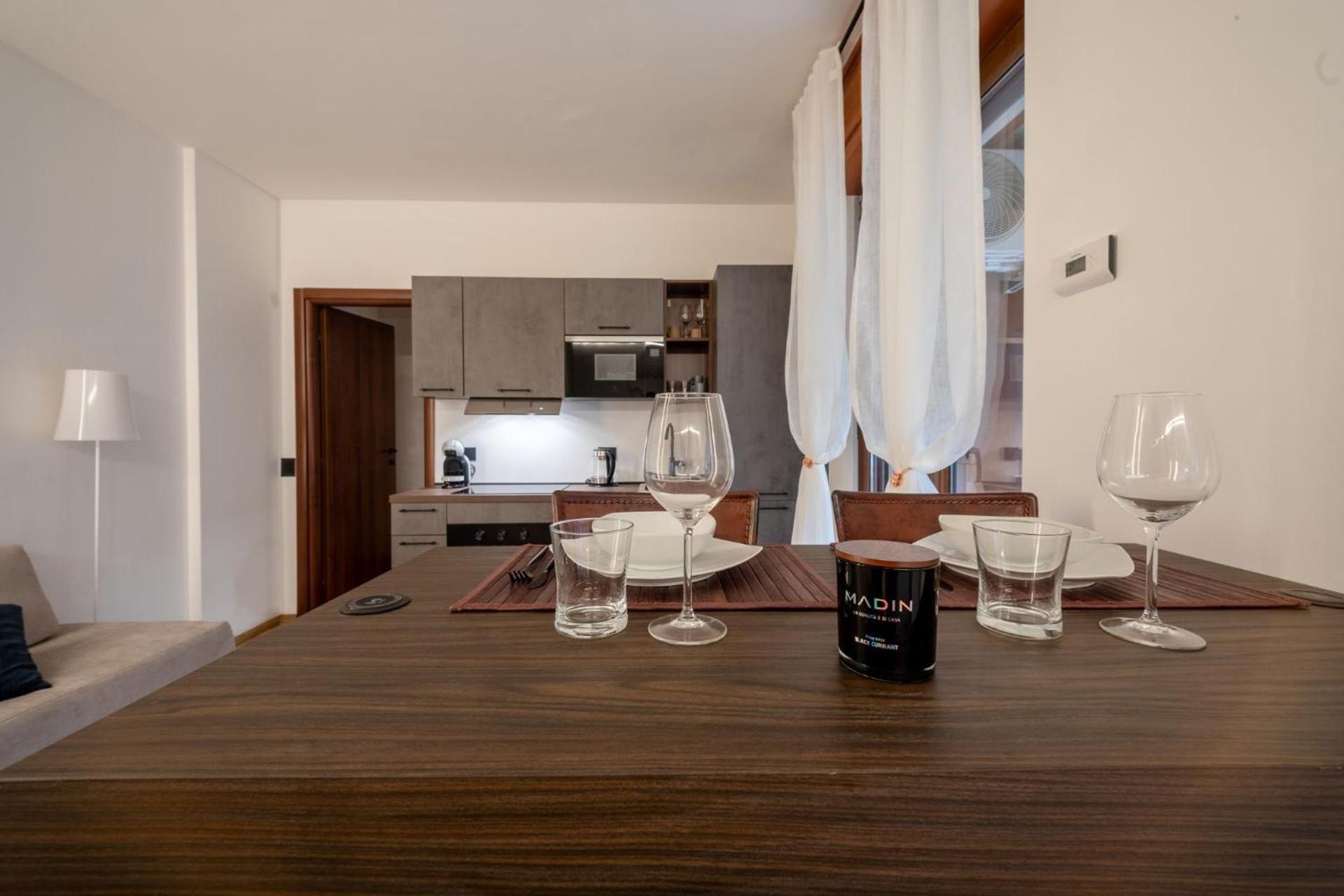 N8 Urban Loft Apartment Верона Екстериор снимка